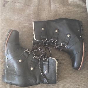 Joan Of Arctic Wedge Mid Shearling